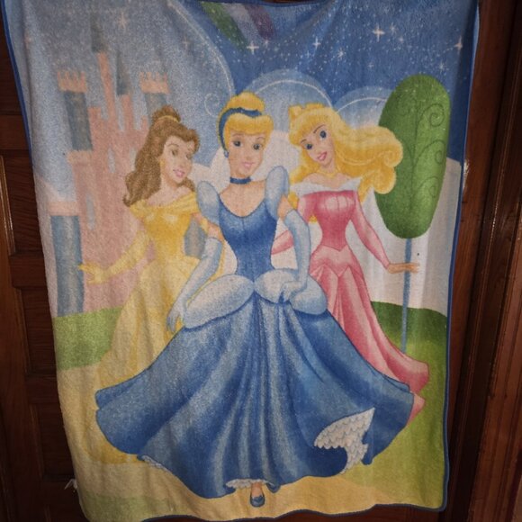 Disney Princess Fleece Blanket - Belle, Cinderella, Aurora ~60x50in - Picture 7 of 13